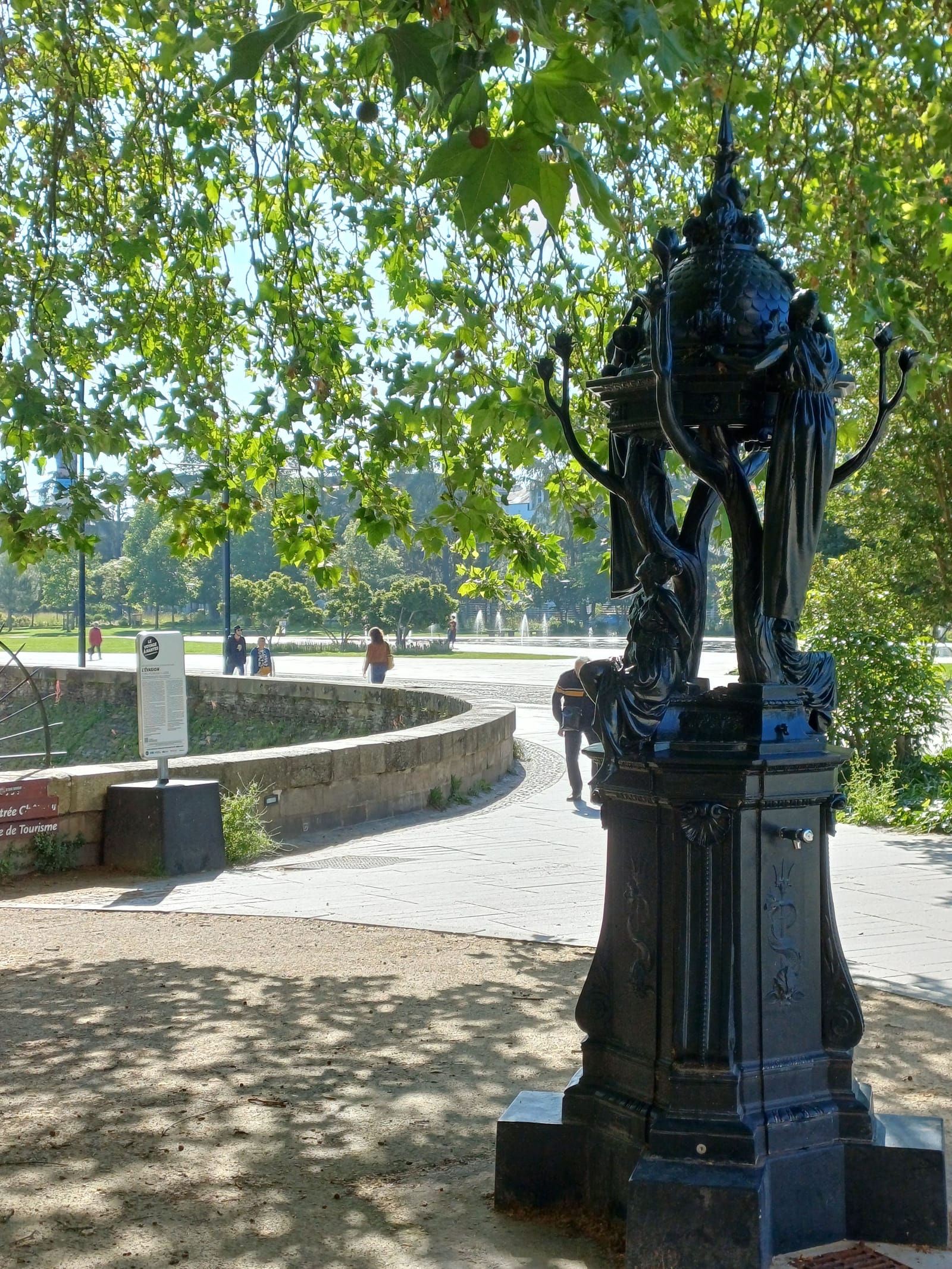 The historic centre of Nantes, its lanes and fountains