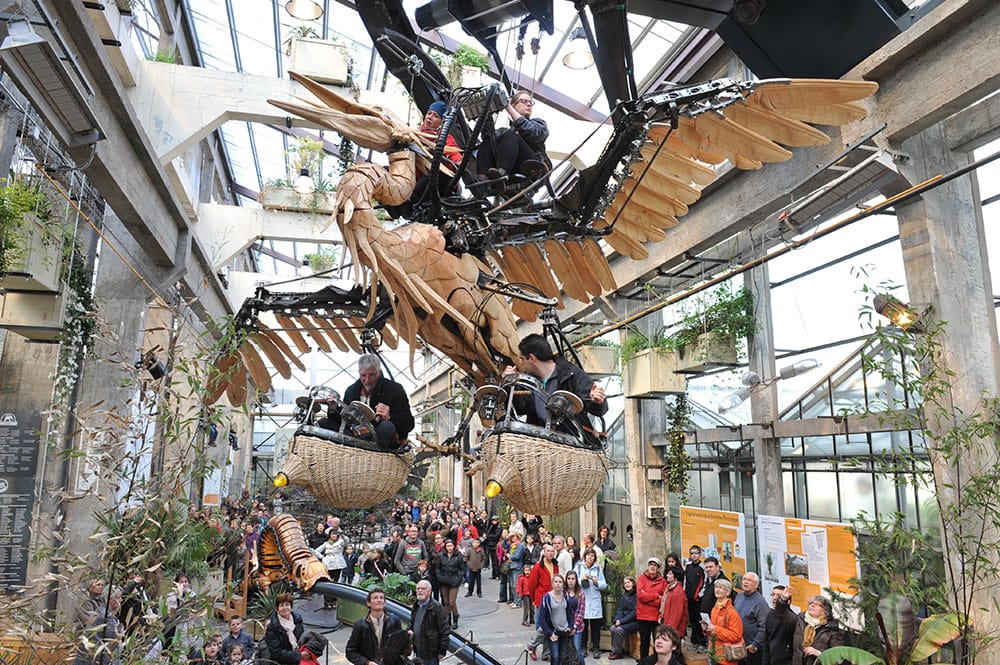 A heron in the Galerie des Machines, operated in front of the public