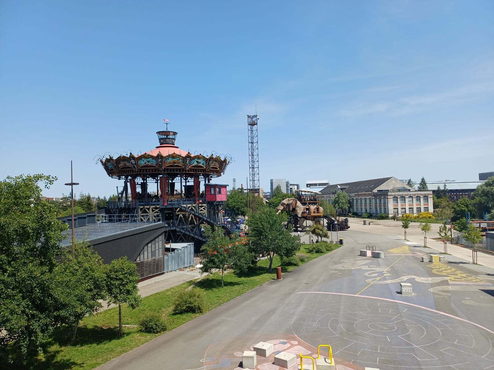 The Anneaux de Buren at the Parc des Chantiers